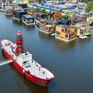 Lightship Botel Amsterdam